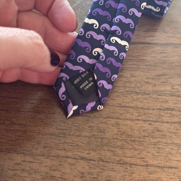NWT Jos A Bank Silk Mustache Tie - Picture 5 of 12
